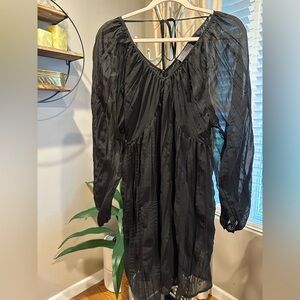 Black Long Sleeve Pleated Mini Dress